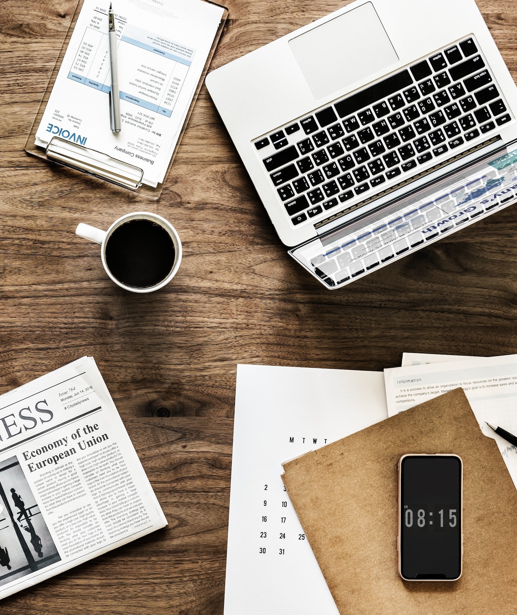 desk-3139127 desk-3139127